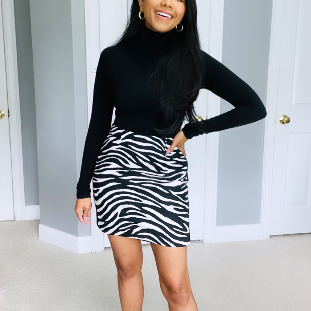White House Black Market | Black White Zebra Animal Print High Waist Mini Skirt - Picture 13 of 13